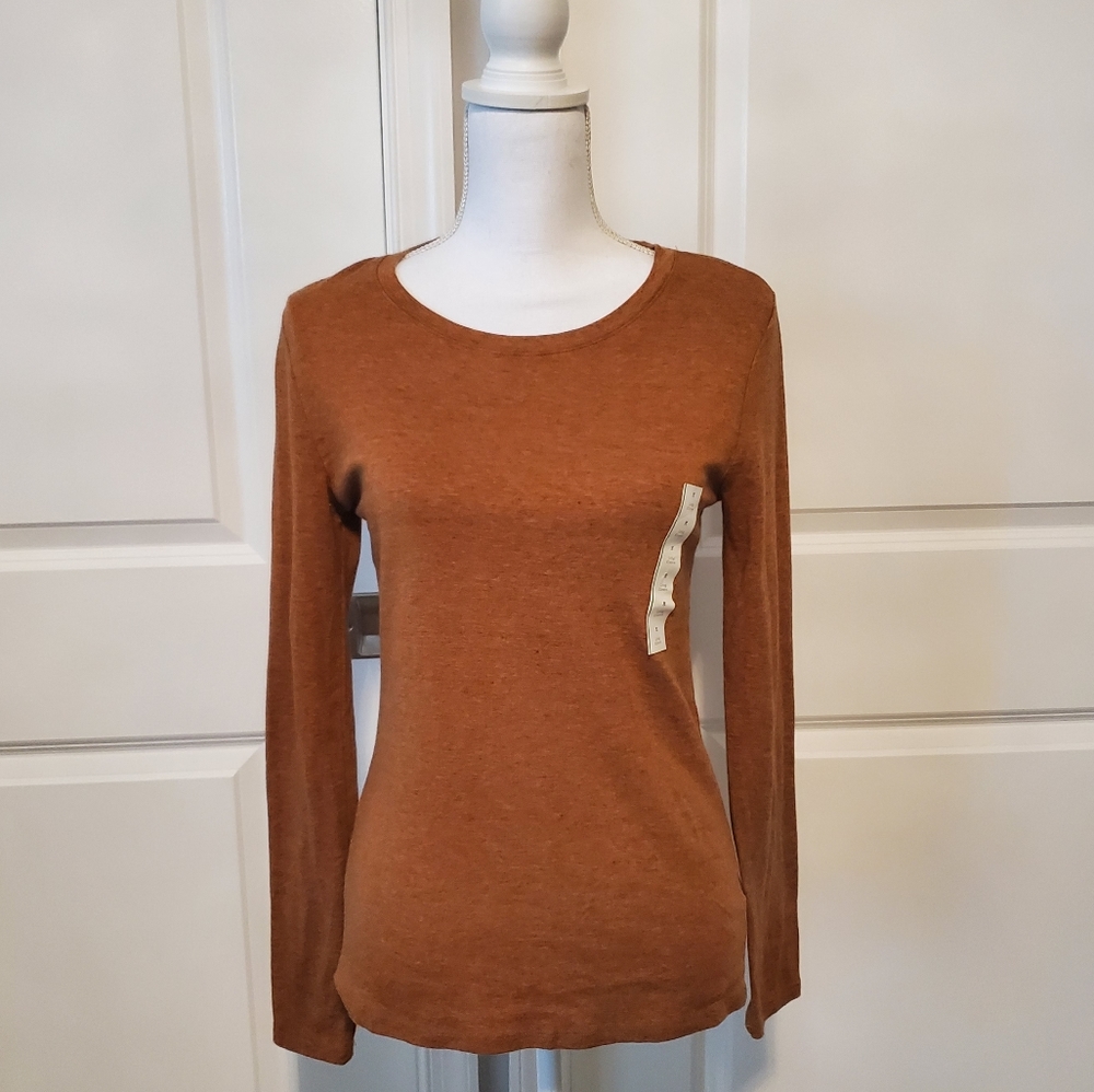 NWT>> Fitted Long Sleeve